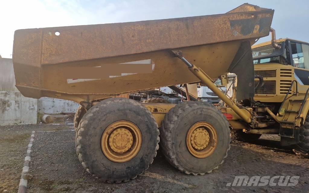 CAT 730 Dumper - Knickgelenk