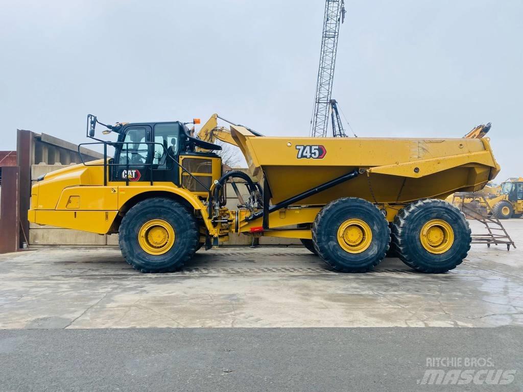 CAT 745 Dumper - Knickgelenk