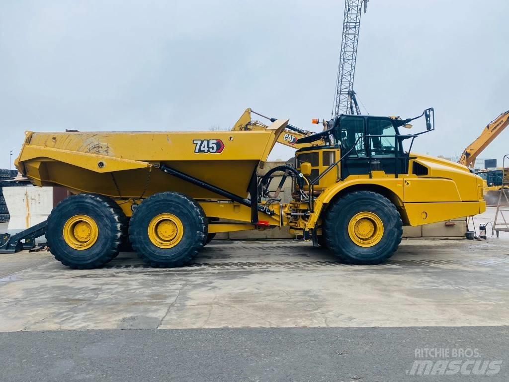 CAT 745 Dumper - Knickgelenk