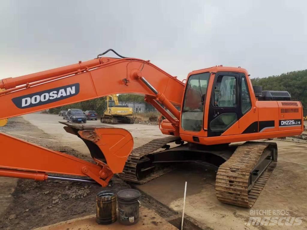 Doosan DH225LC-9 Raupenbagger