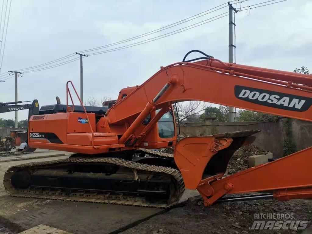 Doosan DH225LC-9 Raupenbagger