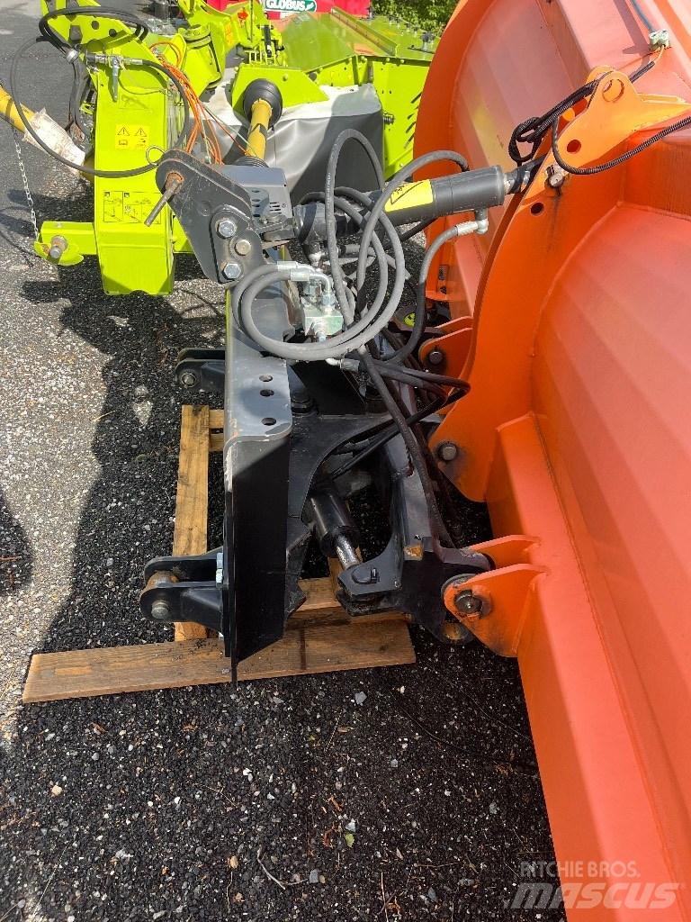 FMG PA330 Schneeschilde und -pflüge