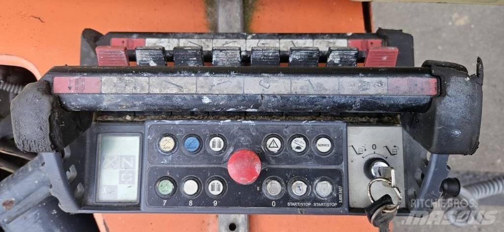 JLG X 17 J Plus Gelenkteleskoparbeitsbühnen