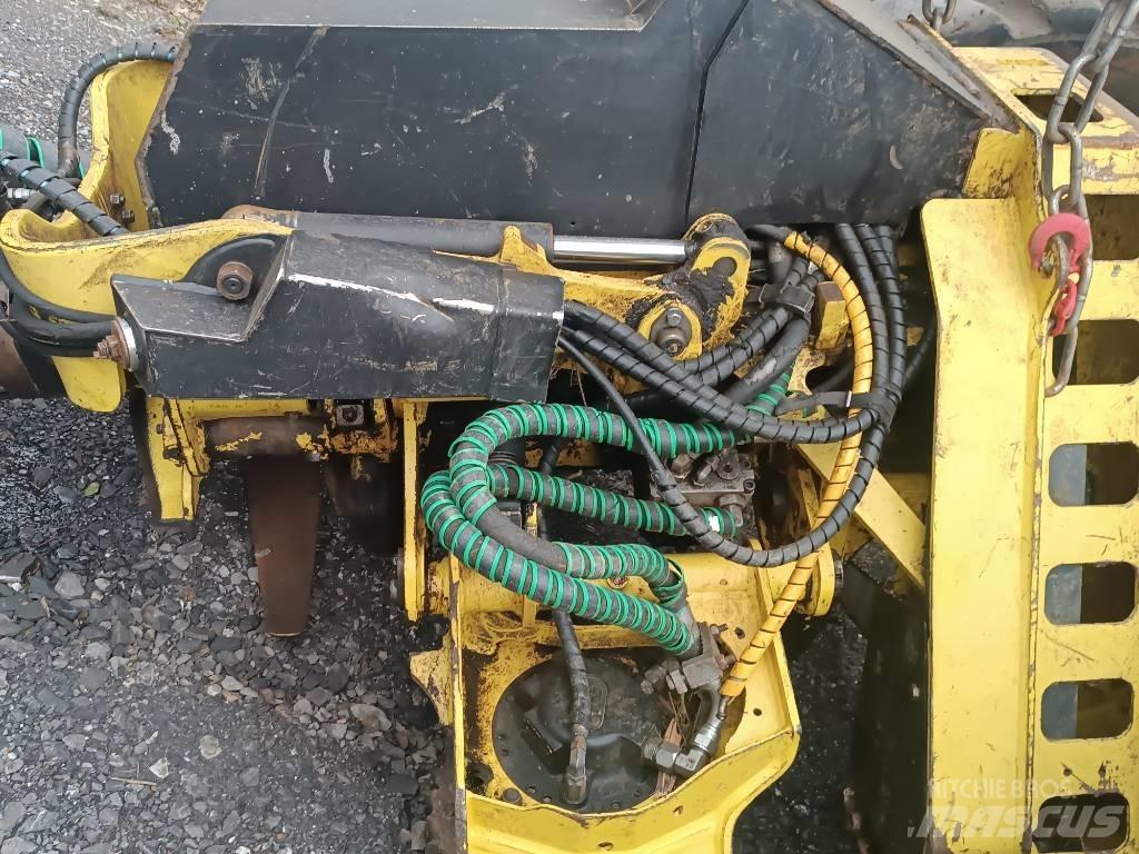 John Deere 1470 G Harvester