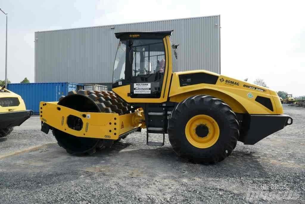 Bomag BW 213 PDH-5 Erdbauwalzen