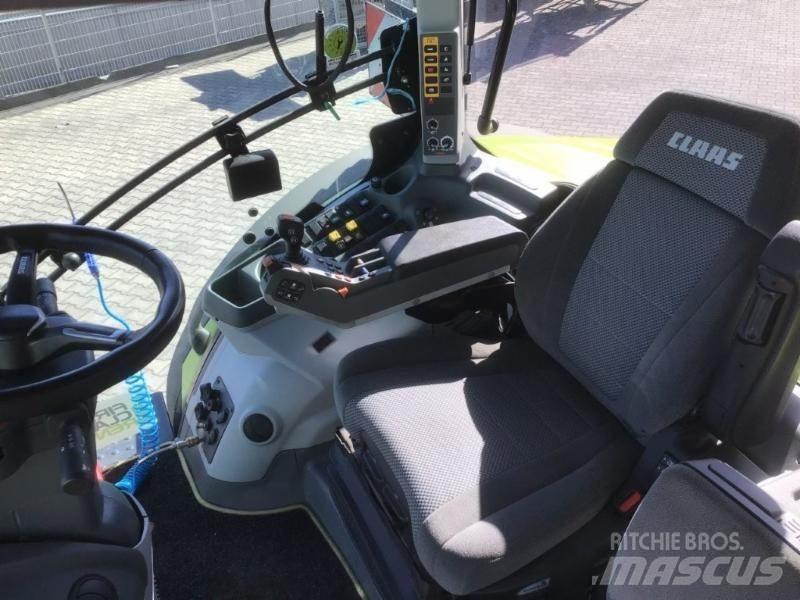 CLAAS AXION 850 Traktoren