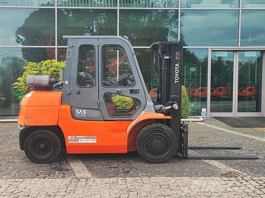 Toyota 02-7FD35 Dieselstapler