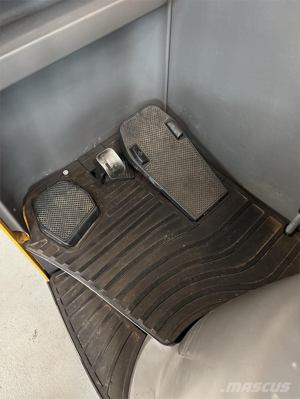 Atlet UMS200 Schubmaststapler