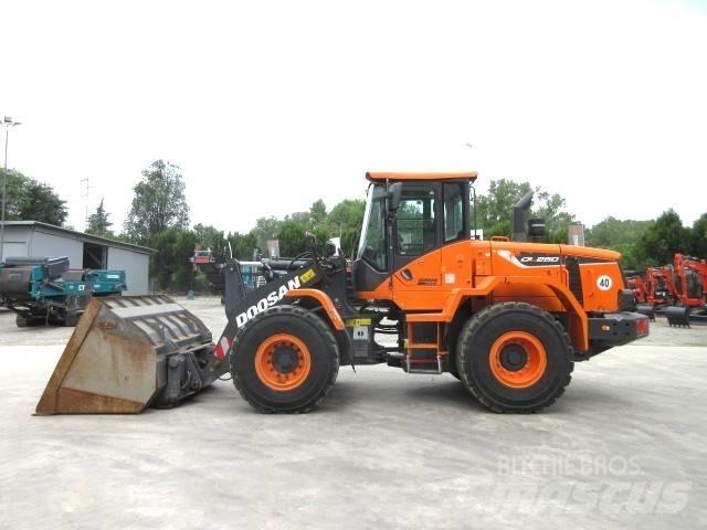 Doosan DL250-5 Radlader