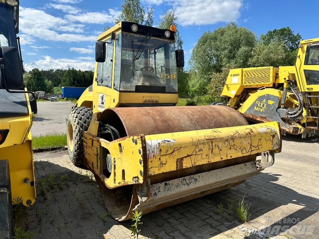 Bomag BW 211 D-4 Walzenzüge