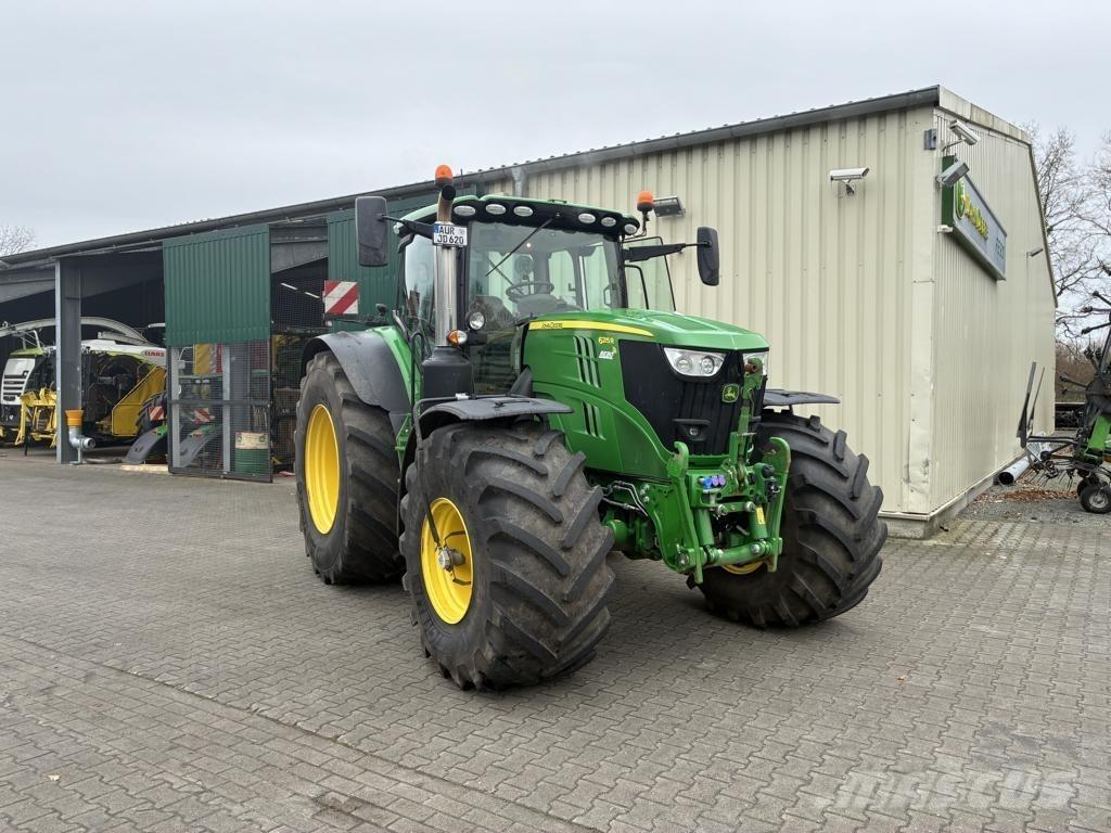 John Deere 6215 R Traktoren