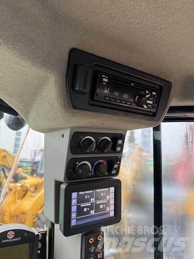 CAT 966M Radlader