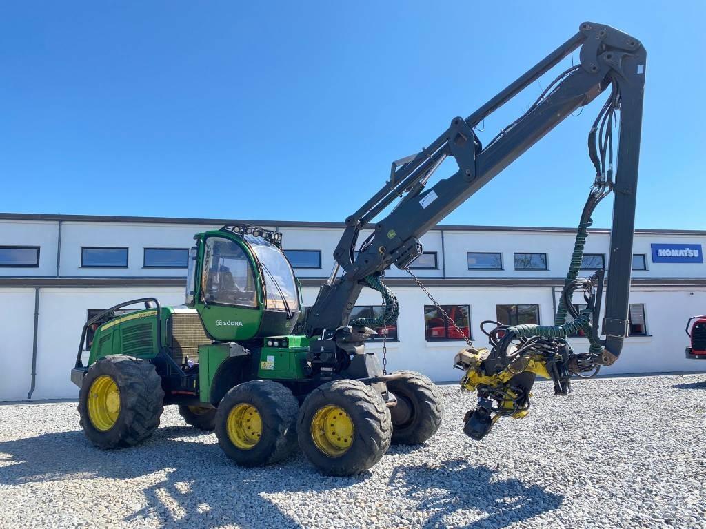 John Deere 1170 E Harvester