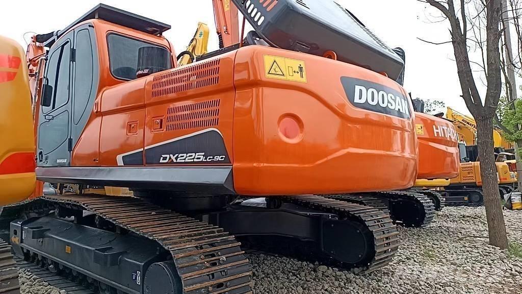 Doosan 225 LC-9 Raupenbagger