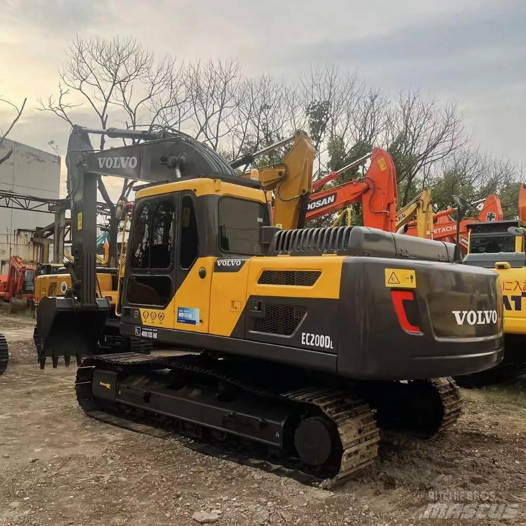 Volvo EC200DL Raupenbagger