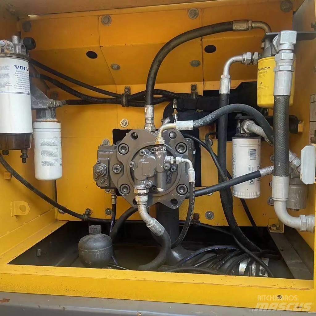 Volvo EC200DL Raupenbagger