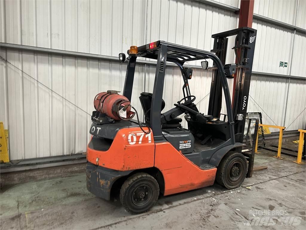 Toyota 02-8FGF25 Gasstapler