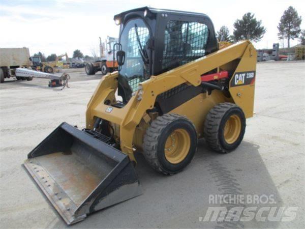 CAT 236 D Kompaktlader