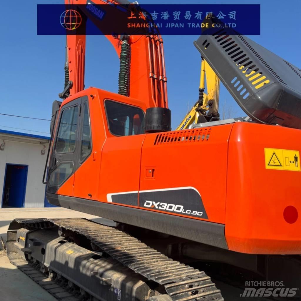 Doosan DX 300 Raupenbagger