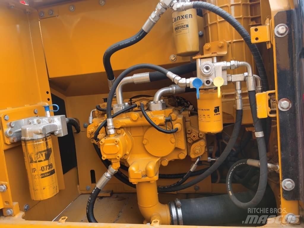 CAT 320 D2 Raupenbagger