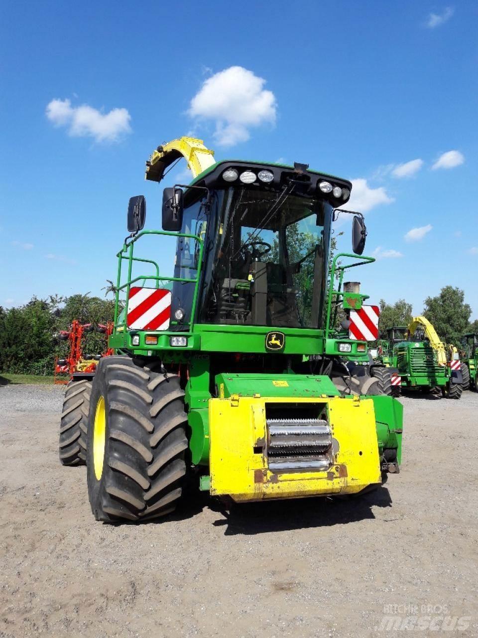 John Deere 7350 Selbstfahrende Häcksler