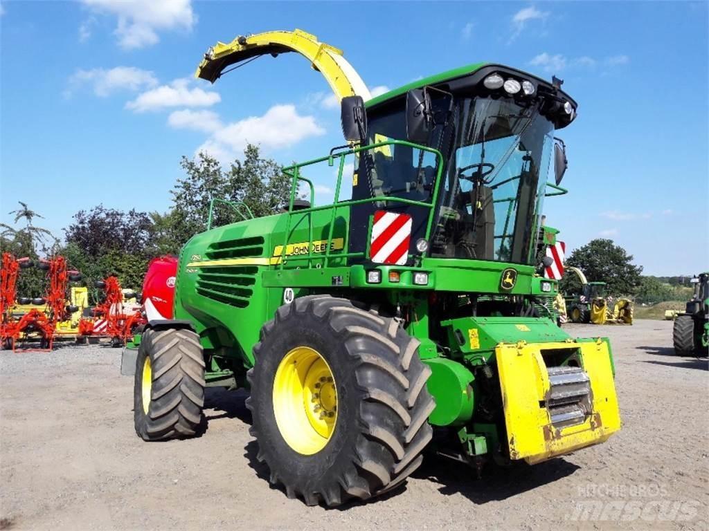 John Deere 7350 Selbstfahrende Häcksler