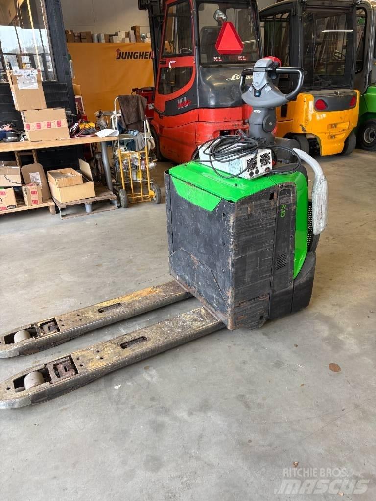 Cesab P 320 Gabelstapler mit Fahrerstand