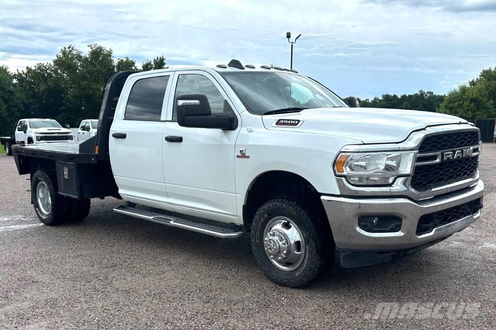 RAM 3500 TRADESMAN Pritschenwagen/Pritschenwagen mit Seitenklappe