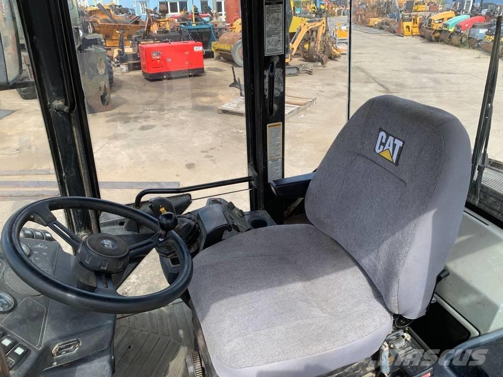 CAT 908 Radlader