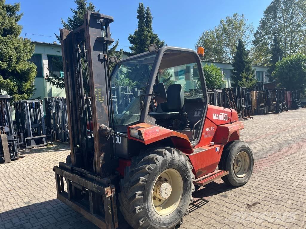 Manitou MC 30 V-4173 Geländestapler