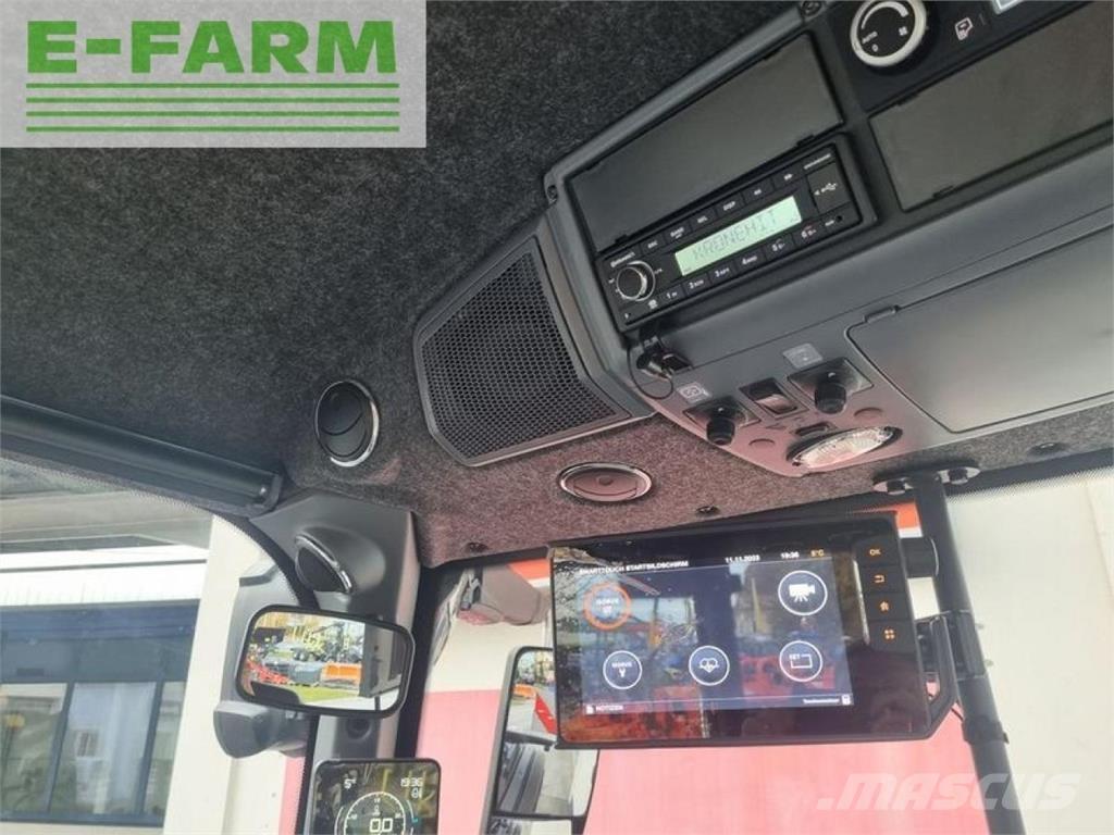 Valtra q305 Traktoren