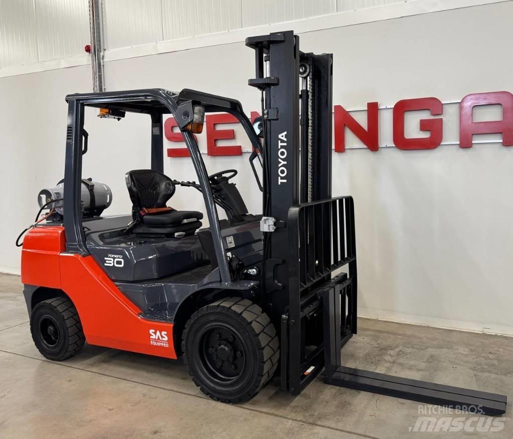 Toyota 10851 - 8FGF30 Gasstapler
