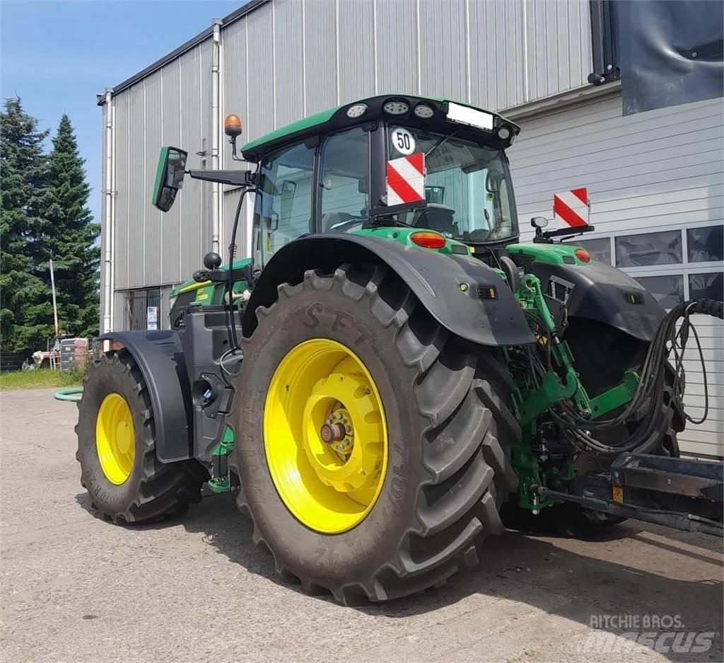 John Deere 6R 215 Traktoren