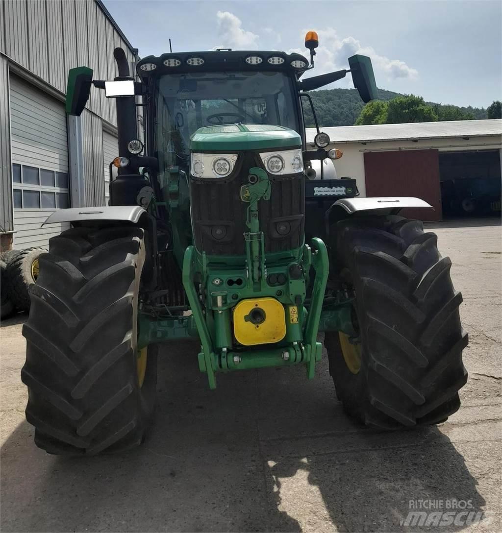 John Deere 6R 215 Traktoren