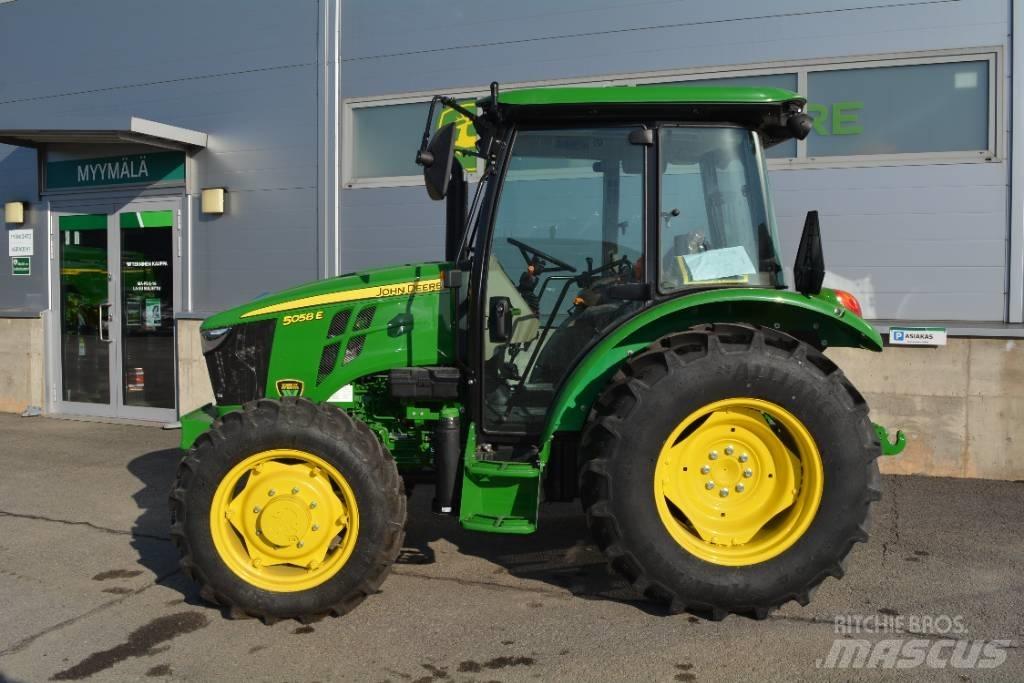 John Deere 5058E Traktoren