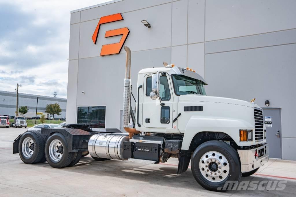 Mack Pinnacle 64T Sattelzugmaschinen