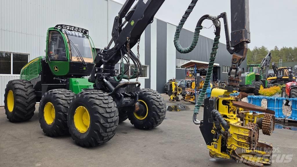 John Deere 1470 G Harvester