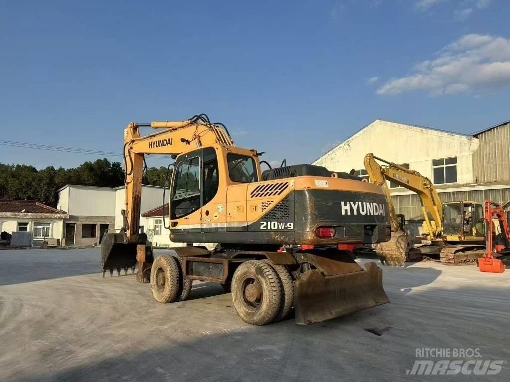 Hyundai 210W-9 Mobilbagger