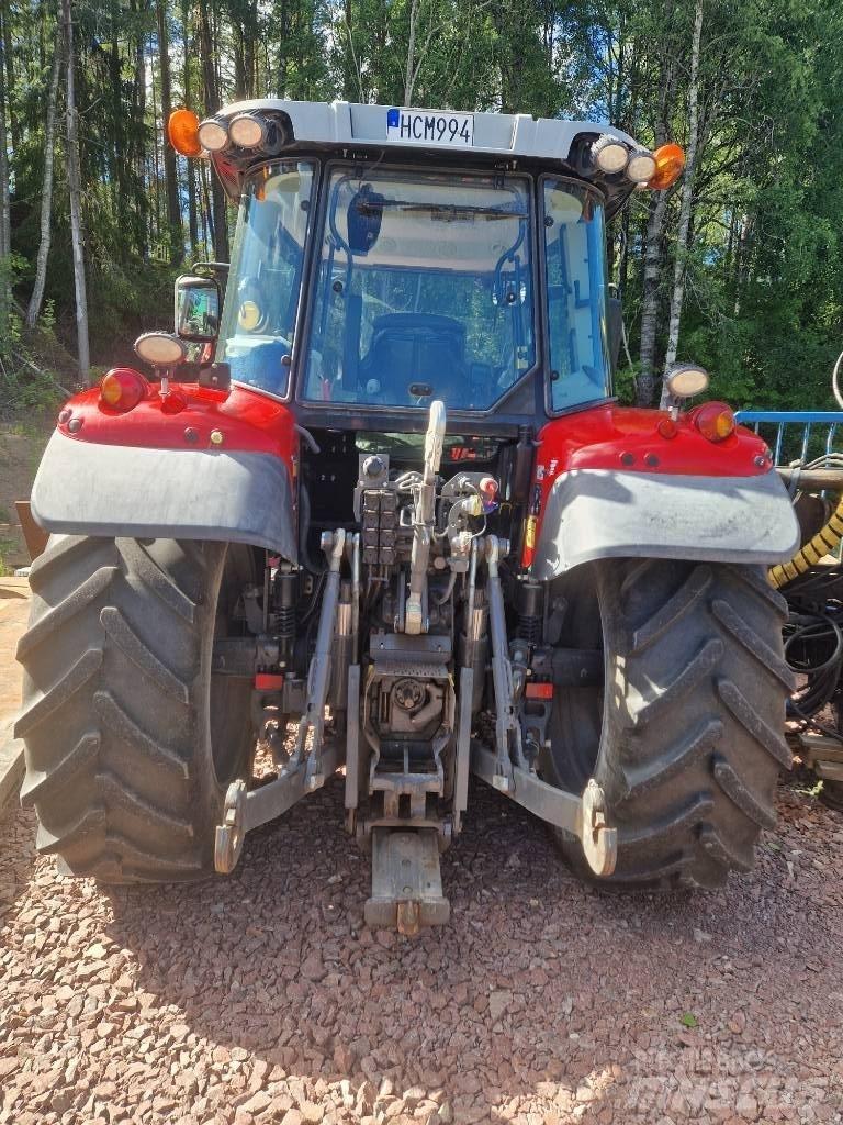 Massey Ferguson 5713 Traktoren