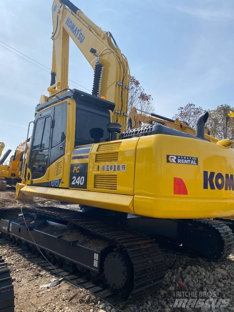 Komatsu 240LC-8 Raupenbagger