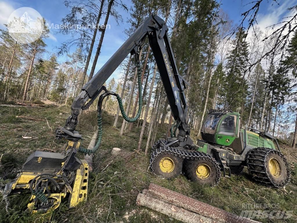 John Deere 1470 G Harvester