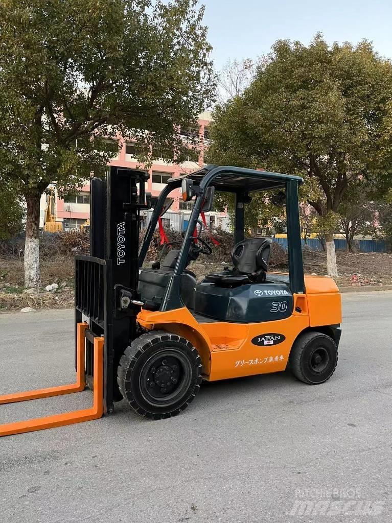 Toyota 7 FDN 30 Dieselstapler