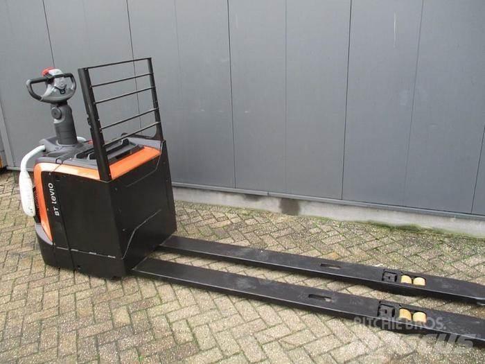 Toyota LPE 250 Gabelstapler mit Fahrerstand