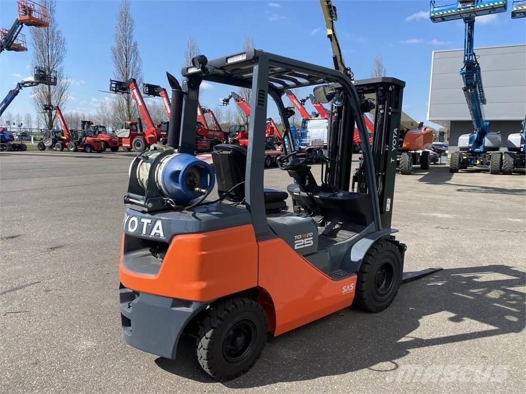 Toyota 02-8FGF25 Gasstapler