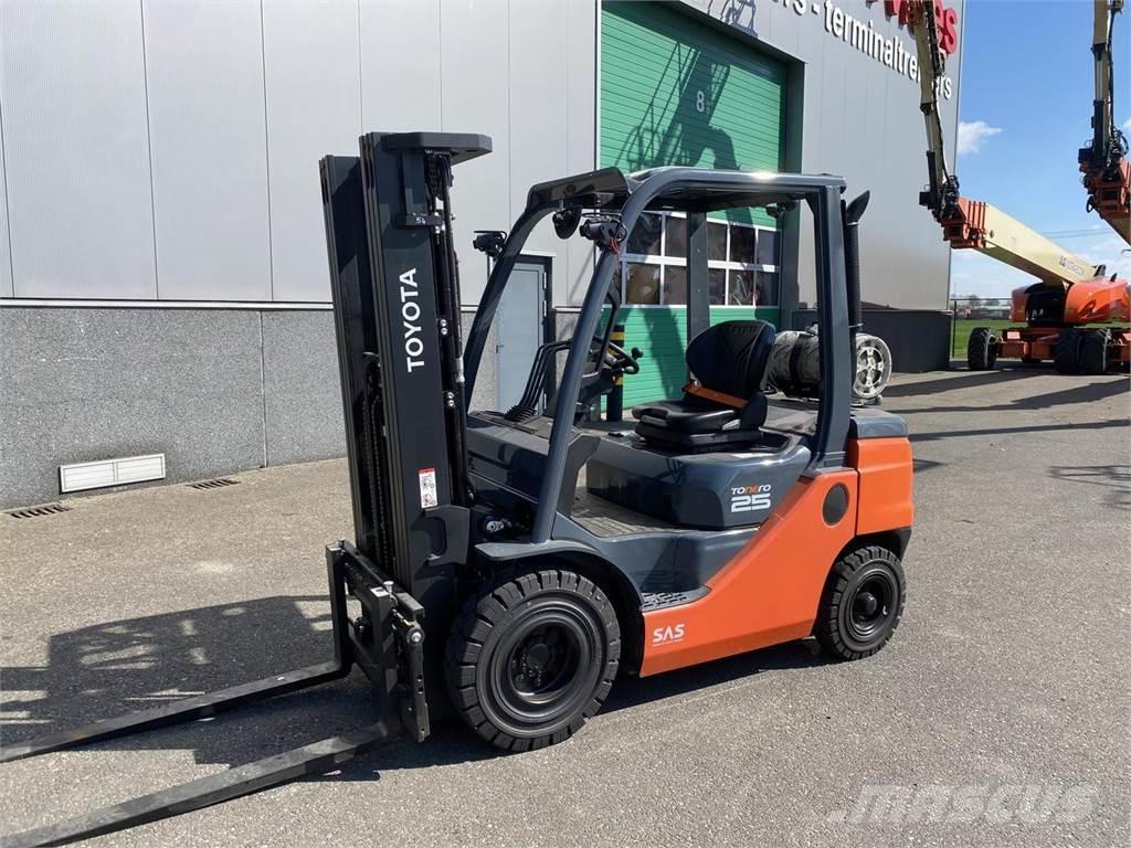 Toyota 02-8FGF25 Gasstapler
