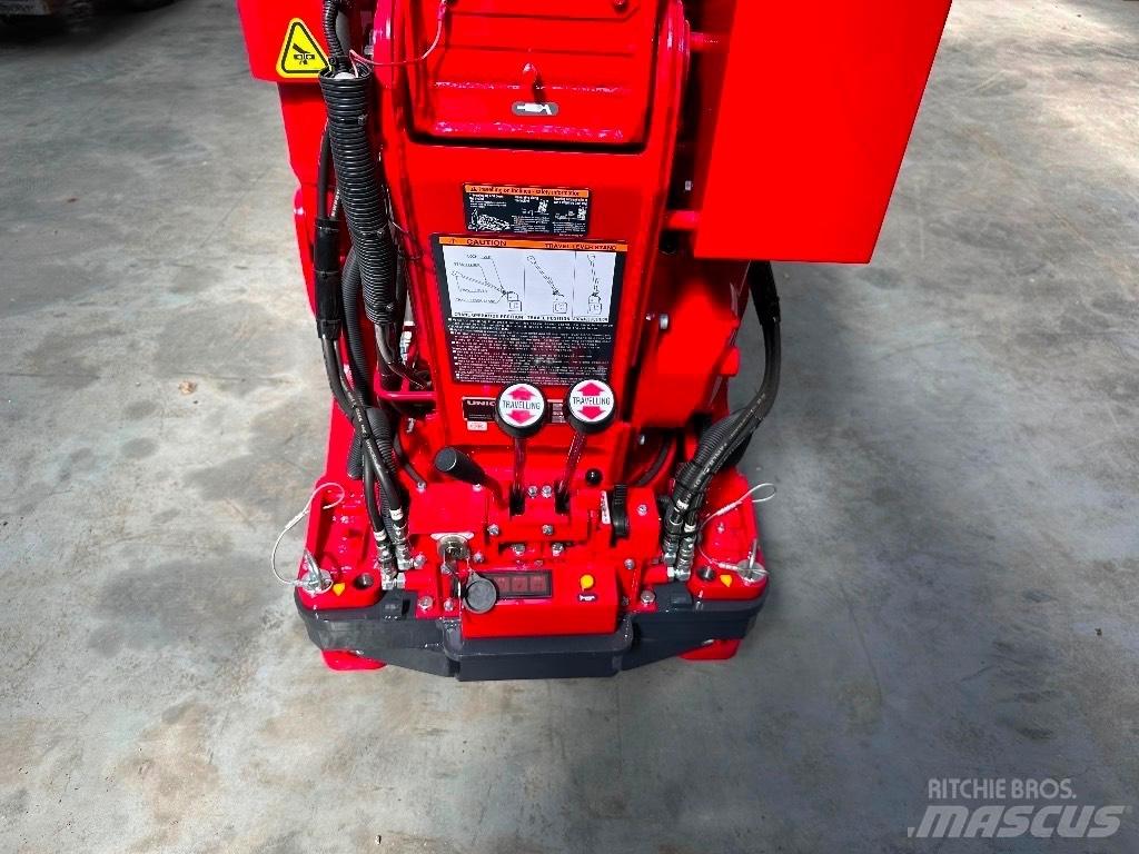 Unic URW 095 All-Terrain-Krane
