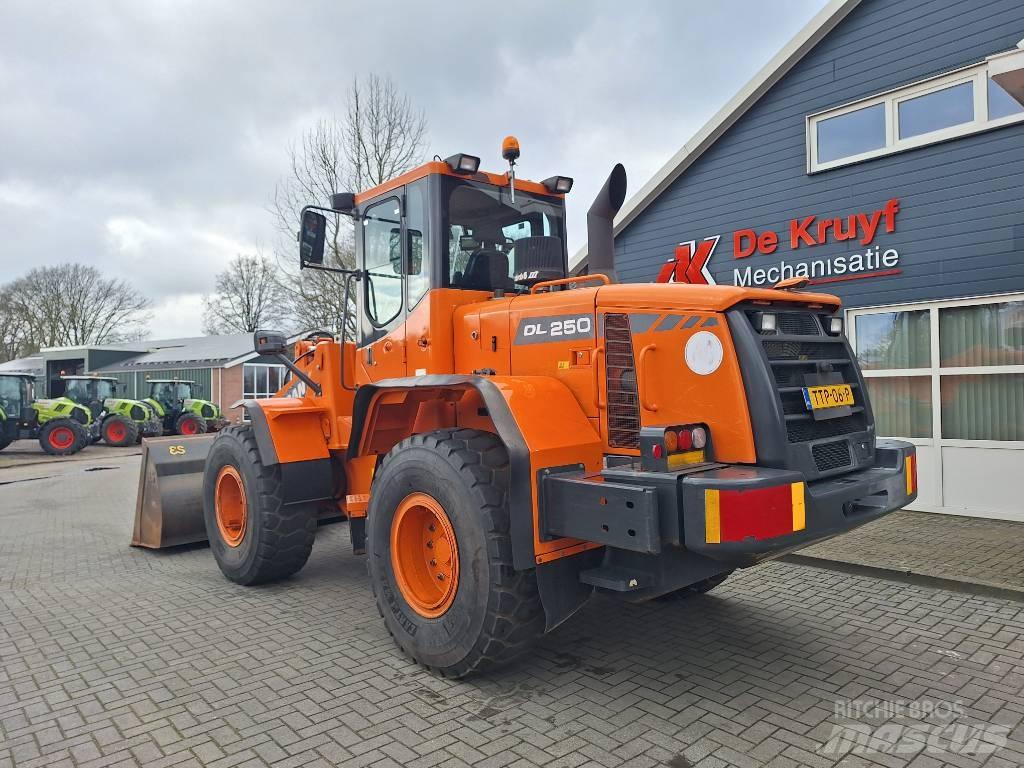 Doosan DL250 Radlader