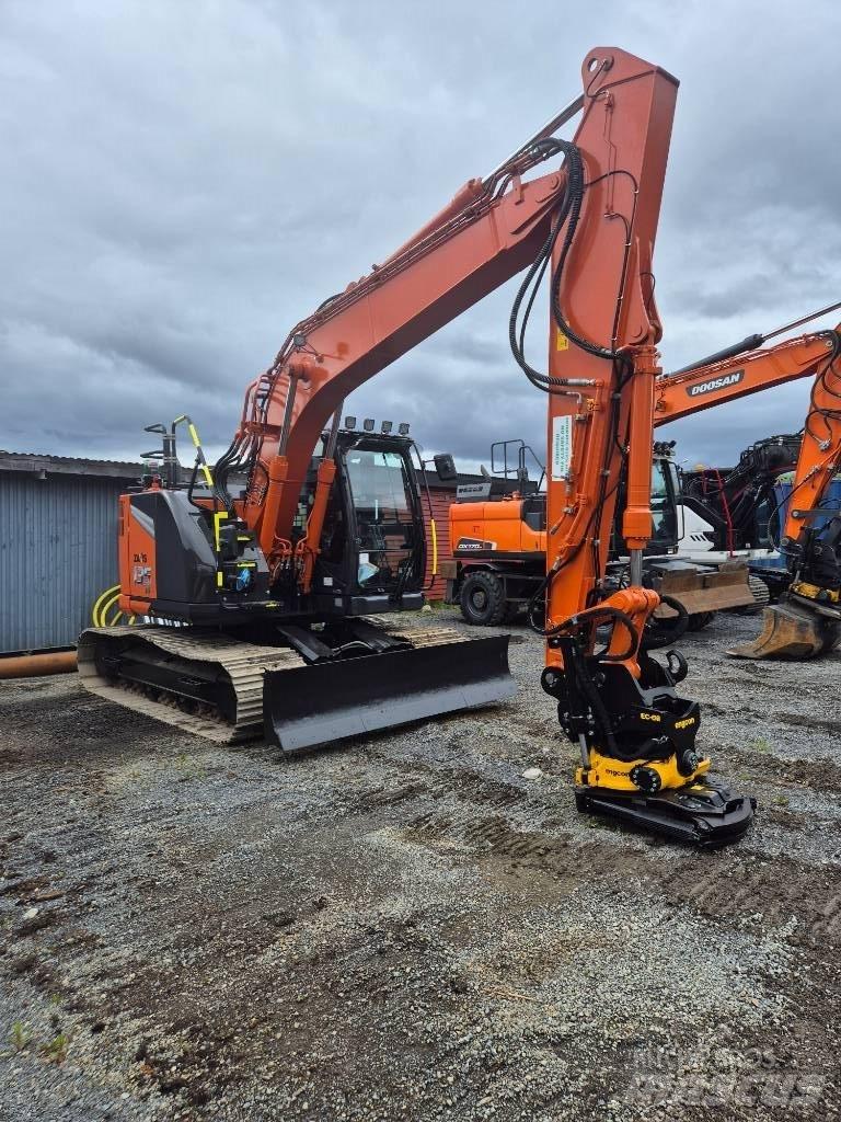 Hitachi ZX 135 US -7 Raupenbagger