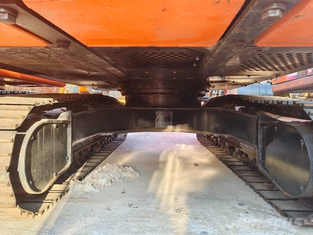 Hitachi ZX 210 Raupenbagger