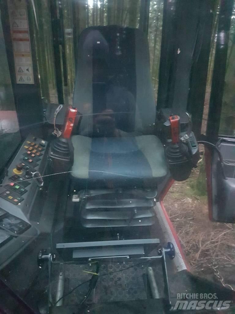 Valmet 921 Harvester